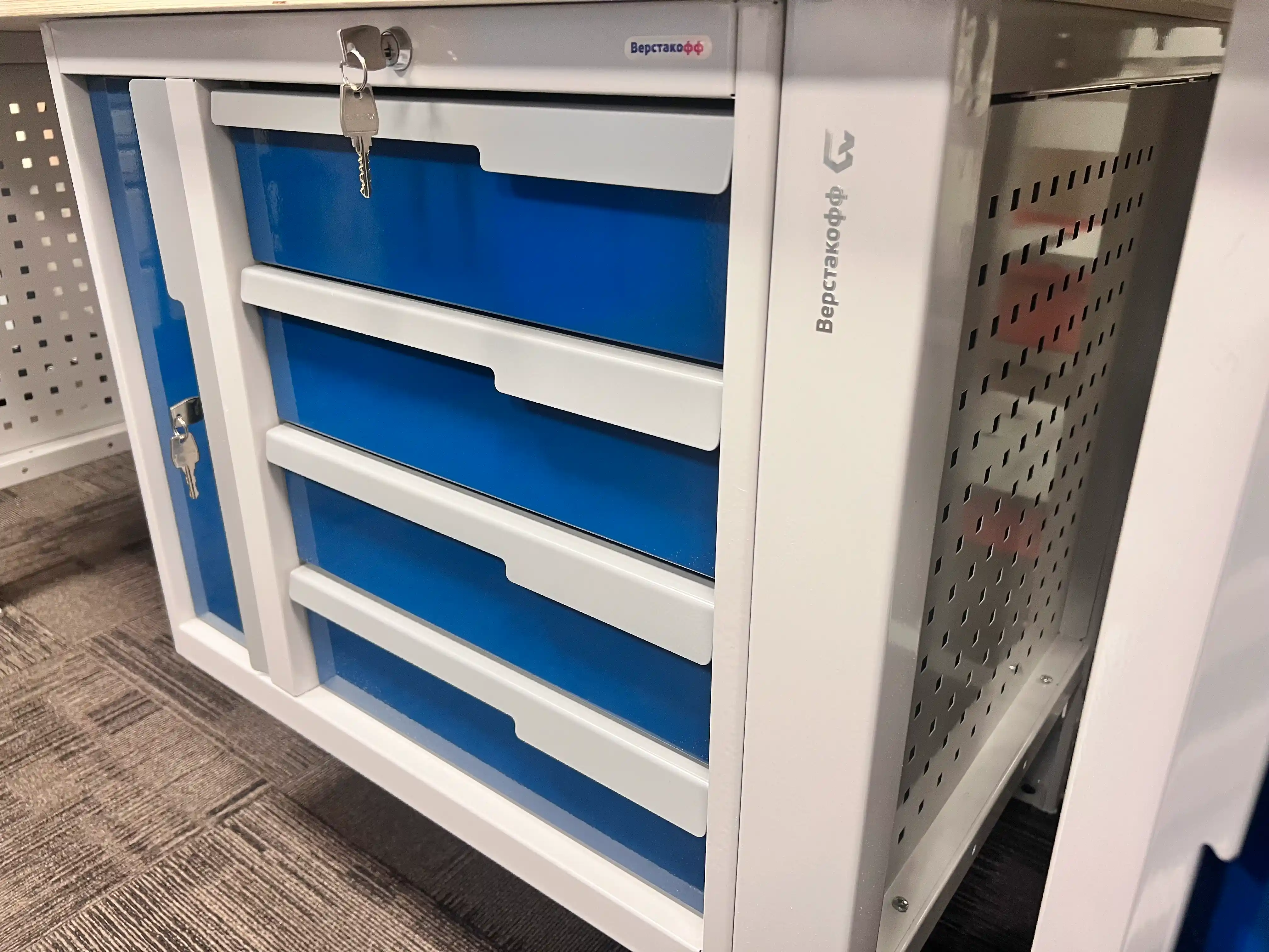 CTR 1232.S37.3-1 Верстак слесарный 1670x1193x743 мм