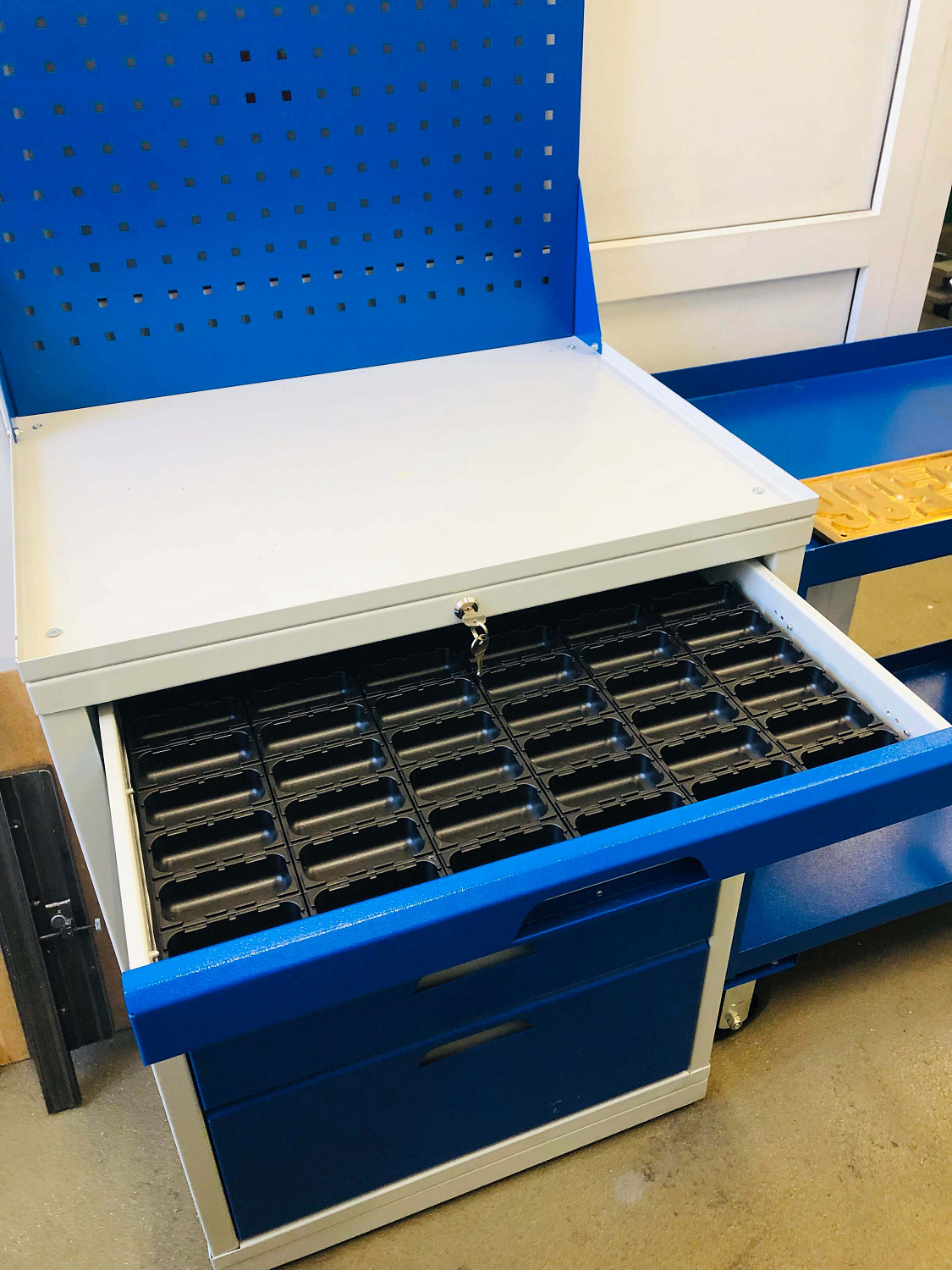 ER-00022566 Тумба инструментальная ERGO XM 07 900x700x550 мм